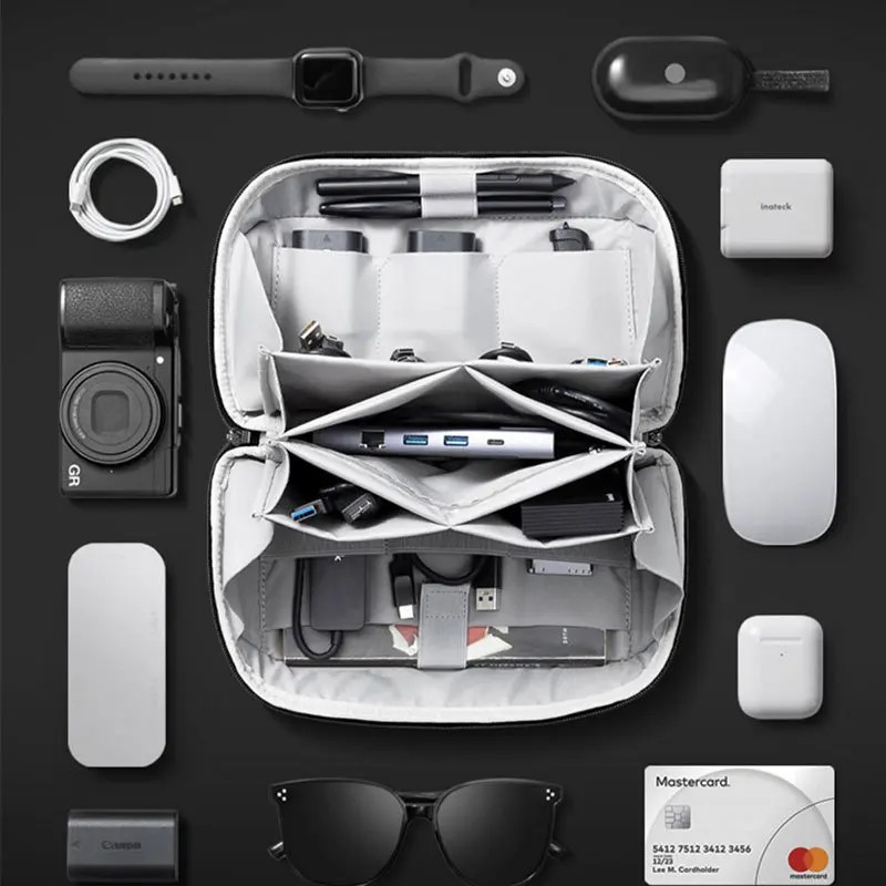 多機能デジタルアクセサリーバッグ。防水加工を施したナイロン製 - Travel Bags のレビューと価格